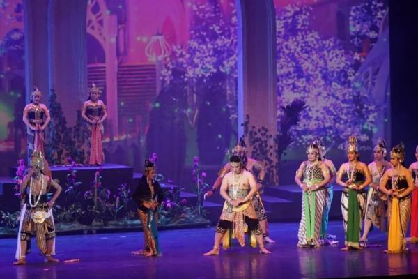 Bamsoet Apresiasi Pagelaran Wayang Orang Pandowo Boyong Panglima TNI dan Kapolri