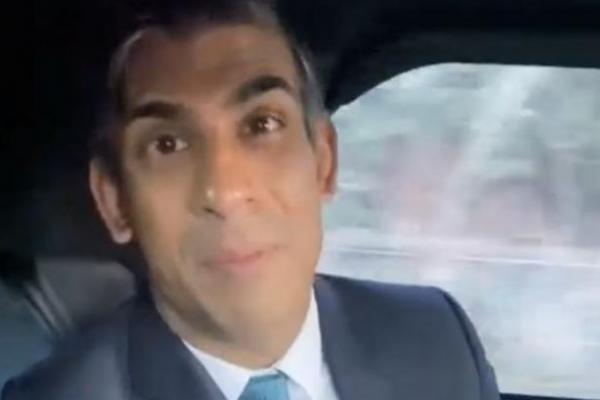 Lalai Memakai Sabuk Pengaman, PM Inggris Pun Kena Denda Polisi