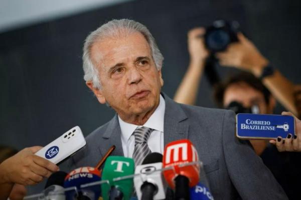 Menteri Pertahanan Brasil Sebut Militer Tidak Terlibat Langsung dalam Kerusuhan