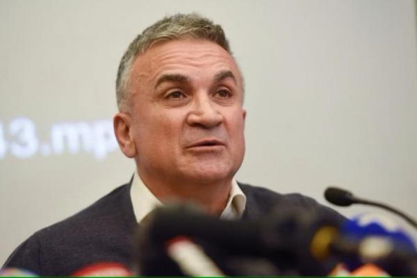 Berfoto dengan Penggemar yang Bawa bendera Rusia, Ayah Petenis Djokovic Ditegur