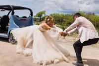 Syuting Film Shotgun Wedding Bareng Josh Duhamel, Jennifer Lopez Nyaris Jatuh ke Jurang