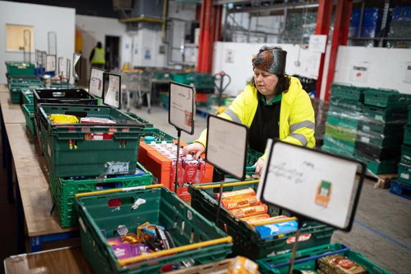 Krisis Biaya Hidup di Inggris, Para Ibu Depresi dan Anak yang Terus Menangis