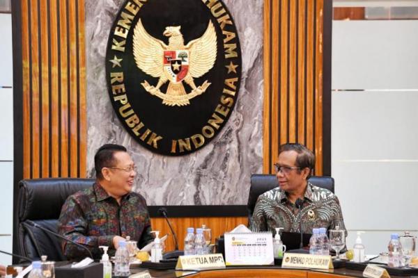 Bertemu Menko Polhukam, Bamsoet Dorong Realisasi Pendidikan dan Kesehatan Gratis Masyarakat Papua