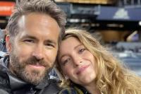 Demi Menonton Kecemasan Ryan Reynolds di Pertandingan Wrexham, Blake Lively Beli ESPN+