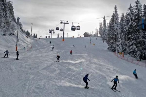 Badai Salju dan Musim Dingin Putuskan Aliran Listrik yang Melintasi Balkan