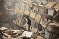 Harapan Hidup Korban Gempa Turki Makin Tipis, Tim Penyelamat Bekerja Keras