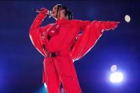 Tampil di Super Bowl 2023, Rihanna Pukau Penonton dengan Lagu Hit Terhebatnya