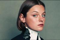 Bintang The Crown Emma Corrin Bergabung dengan Ryan Reynolds dan Hugh Jackman di Deadpool 3