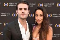 Paul Wesley Ajukan Perceraian dari Ines de Ramon yang Kini Dekat dengan Brad Pitt