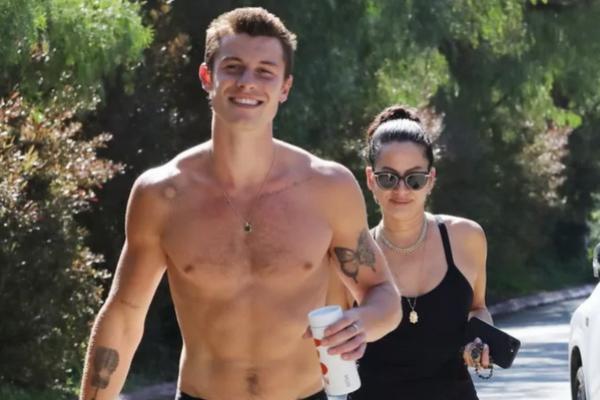 Fokus Kesehatan Tubuh dan Mental, Shawn Mendes Mendaki Bareng Dokternya