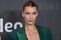 Unggah Foto Wajah No Makeup, Bella Hadid Bicara tentang Kesehatan Mental