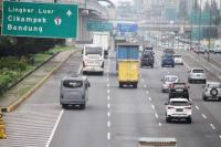 Pengendara: Ban Mobil Saya Benjol Kena Lubang di Tol Jakarta-Cikampek