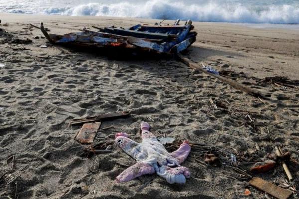 Italia Tangkap Tiga Tersangka Perdagangan Manusia dari Kapal Migran Karam