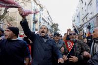 Oposisi Tunisia Menentang Larangan Protes dengan Unjuk Rasa
