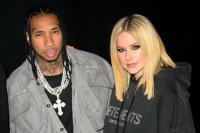 Move On dari Mod Sun, Avril Lavigne Mencium Tyga di Paris Fashion Week