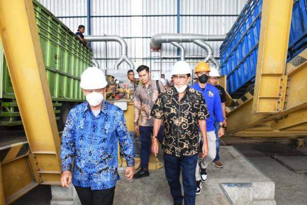 Tinjau Pabrik Corn Dryer, Fadel Harap Kuantitas dan Kualitas Produksi Jagung Rakyat Meningkat
