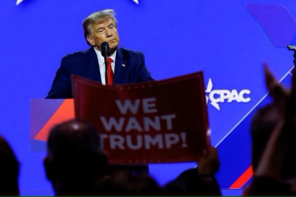 Bersaing Sesama Republik pada Pilpres 2024, DeSantis dan Trump Incar Iowa