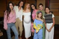 Rumer Willis Merayakan Baby Shower dengan Sang Ibu Demi Moore dan Keluarga