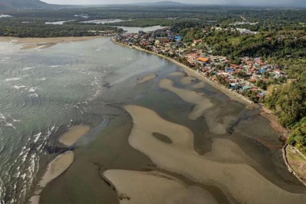 Kapal Tanker Tenggelam, Filipina Masih Berupaya Atasi Kebocoran Minyak