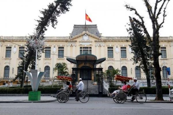 SpaceX, Netflix, dan Boeing Bergabung dengan Misi Bisnis AS di Vietnam