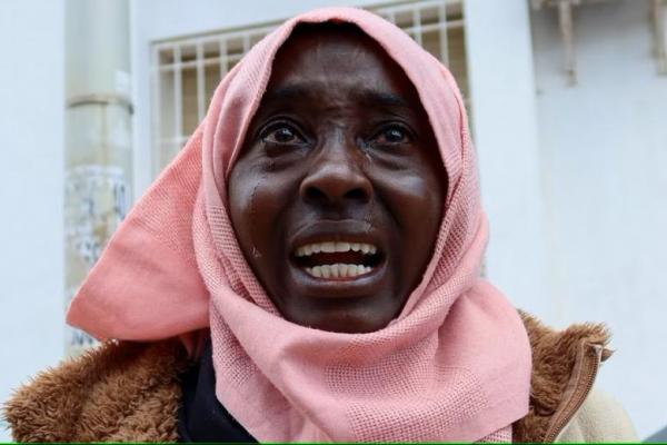 Minta Dievakuasi, Migran Afrika di Tunisia Sebut Serangan Rasis Tetap Terjadi