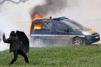 Polisi Prancis Bentrok Lagi dengan Pengunjuk Rasa yang Menentang Pembuatan Waduk