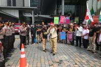 Para Petani Sawit Protes UU Deforestasi ke Kantor Dubes Uni Eropa di Jakarta