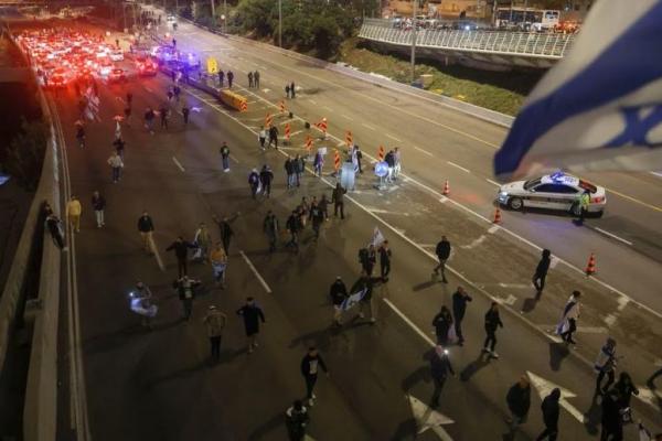 Pendukung Netanyahu Blokir Jalan sebagai Balasan Penentang Reformasi Yudisial Israel