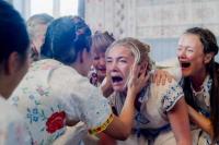 Florence Pugh Emosional Tinggalkan Karakter Dani di Film Horor Midsommar