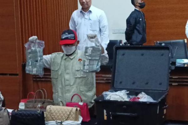 KPK Sita 90.000 USD Milik Rafael Alun Sebagai Barang Bukti