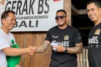 Bamsoet Bersama GERAK BS Bali Berikan Santunan dan Paket Sembako di Denpasar Selatan