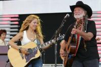 Beri Penghormatan pada Willie Nelson, Sheryl Crow Masukkan Lagu Night Life di Album Baru