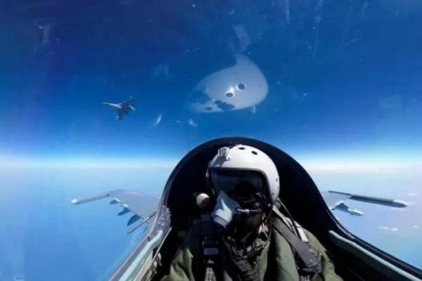 Hari Kedua Latihan Militer China, Taiwan Pantau Pergerakan Pasukan Rudal