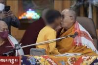 Buntut Video Viral Cium Bibir Bocah Laki-laki, Dalai Lama Minta Maaf kepada Dunia