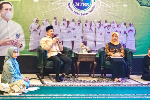 Bamsoet dan Majelis Ta`lim Baitus Sholihin (MT-BS) Berikan Santunan Anak Yatim