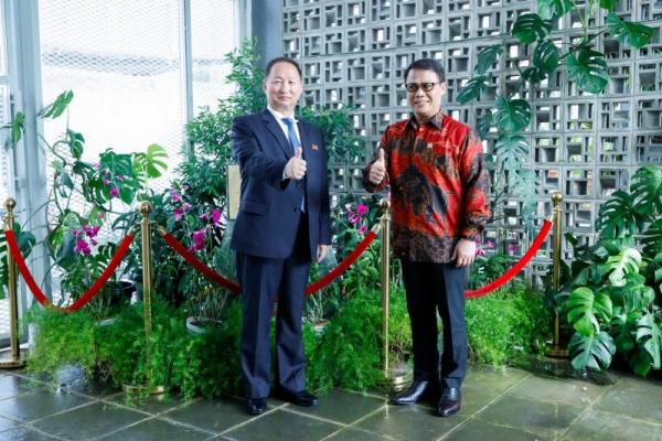 Ahmad Basarah Jadikan Prasasti Kimilsungia Simbol Gerakan Kemerdekaan Palestina