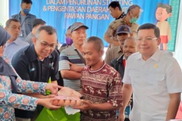Sasar Keluarga Berisiko Stunting, NFA Salurkan Bantuan Telur dan Daging Ayam
