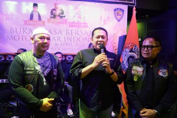 Bamsoet Bersama Komunitas Motor Besar Indonesia (MBI), Bagikan Bingkisan Lebaran Kepada Anak Yatim