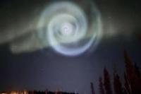Fotografer Tangkap `Spiral Misterius` yang Muncul di Langit Alaska