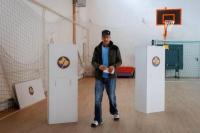 Orang-orang Serbia di Kosovo Utara Memboikot Pemilu Lokal
