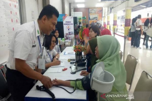 Seluruh Petugas PT KAI Diwajibkan Cek Kesehatan Sebelum Keberangkatan