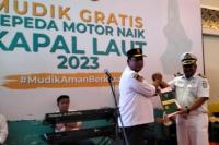 Kemenhub Berangkatkan 1.083 Pemudik Gratis Naik Kapal Dobonsolo dari Semarang ke Jakarta