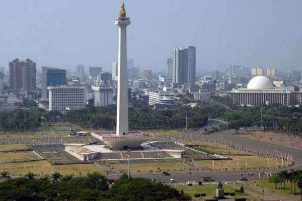 Kawasan Monas Jakarta (Foto: Antara/Yulius Satria Wijaya) 