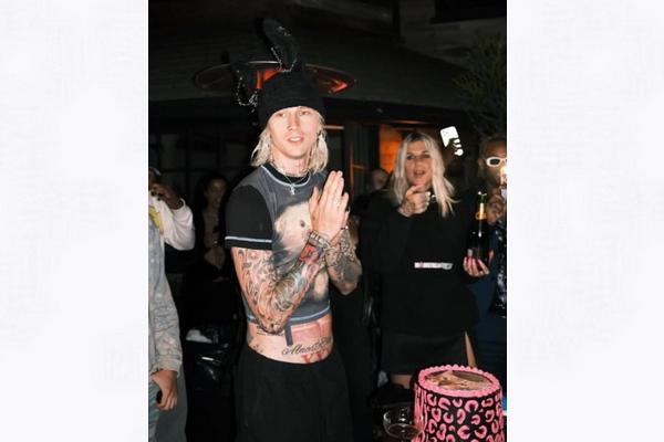 Fans Heran Megan Fox Absen dari Perayaan Ulang Tahun Ke-33 Machine Gun Kelly