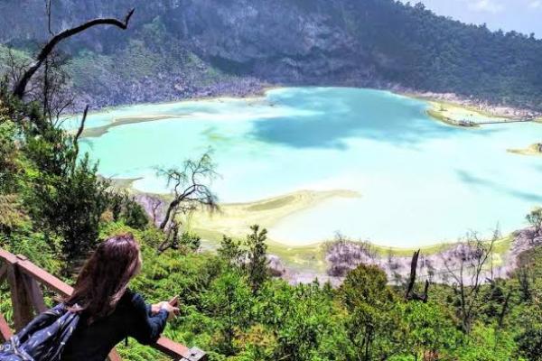 Berkah Lebaran, Pengunjung Kawah Putih Melonjak 44 Persen
