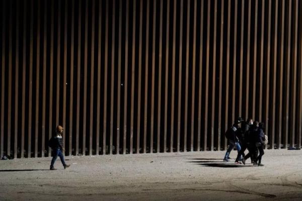 Kolombia Batalkan Penerbangan yang akan Mengembalikan Migran dari Amerika