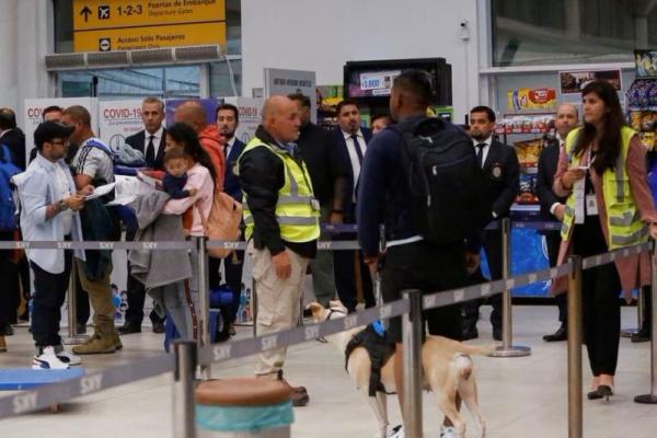 Sebanyak 115 Migran Terdampar di Perbatasan Chili-Peru Dipulangkan ke Venezuela