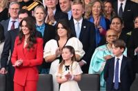 Kate Middleton Memukau dalam Setelan Merah di Konser Penobatan Raja Charles