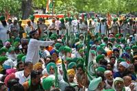 Gabung dengan Pegulat, Petani India Dobrak Barikade Ikut Aksi Protes