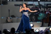 Momen Putri Disney di Kehidupan Nyata Nicole Scherzinger di Konser Penobatan Raja Charles